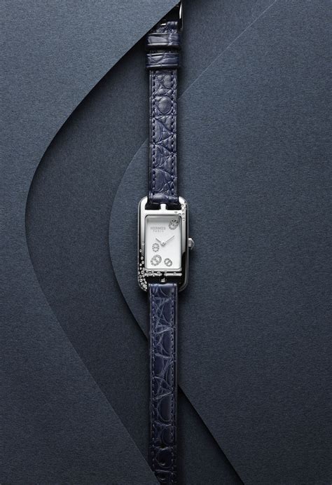 Hermès' Nantucket Jeté de Chaîne d’Ancre watch has anchor 